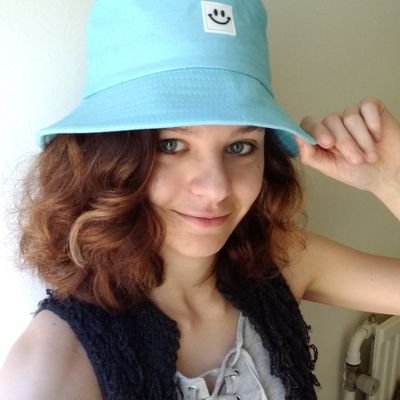 Hi! I'm Dora-Jane aka Dotje. I'm studying nature and environment. I also stream my video games on the side.