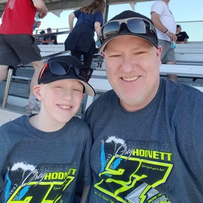 💑👱🏼‍♀️🧑🏼👦🏼, Former Sportsbook Line Supervisor @Circasports, Sprint Cars fan, Operator of a Dirt Racing 🏁 Contest (CA transplant) Tweets are my own