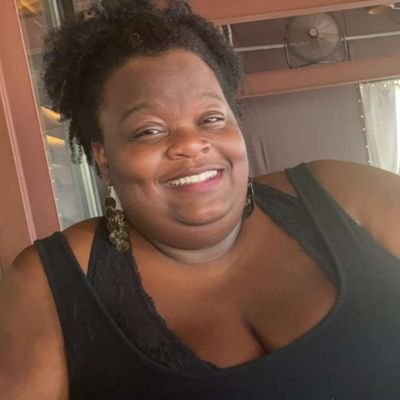 ki_ki_jo's profile picture. Lover of words & ice cream // Professional Cat Enthusiast // Pretend Author