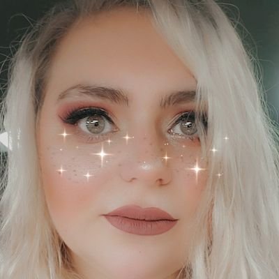Singer, vlogger, major nerd, lover of Disney & anime, cosplayer. I am just trying to enjoy life to the fullest. Lover of Rooster teeth and Achievement Hunter.