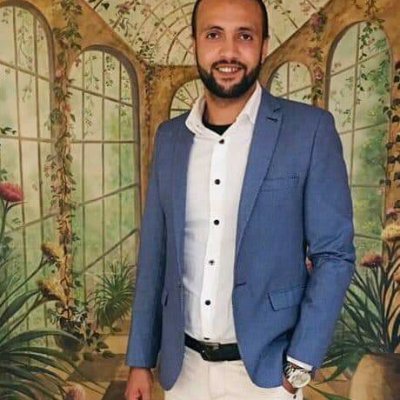 شاب عادى ومش مناضل ولا سياسى لكن حبى لبلادى زى حبى لامى شئ من انطباعى و اساسى