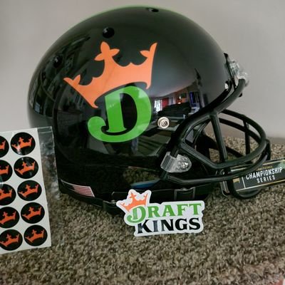 tablefacial's profile picture. shit happens...and since I'm the shit, I'm who it happens to.