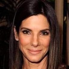 #SandraAnnetteBullock #SandraBullock #Hugs #Kisses for #Friends #LoveFans #Love #BeSafe #BelieveInAngels #ThankYou #LoveYou😘