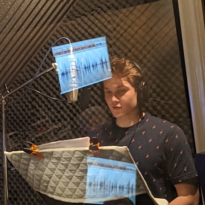 Professional Voice Actor on Fiver. Here to help bring your next project to life! 
To hire me: 

https://t.co/BEvVFBXMvI