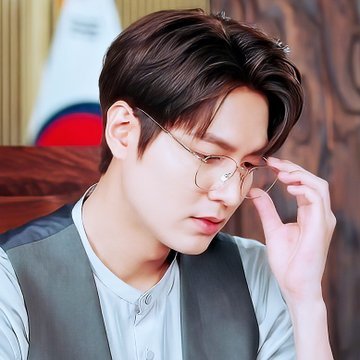 Lee Min-ho is a South Korean actor, singer, model, creative director and businessman. He gained widespread fame worldwide with his role as Gu Jun-pyo.