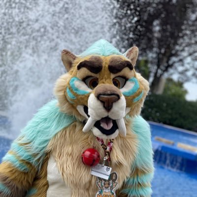 An adorable saber named Maui livin the life | Now with more teefs | Created by @BlueHarborC