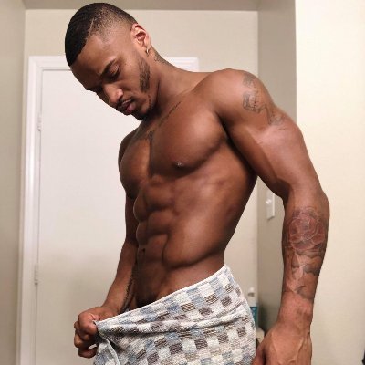 FREAK WITH A KING 🍆💦
PERSONAL TRAINER 🏋🏽‍♂️
ATHLETE 💪🏾
MODEL 🔥
Parody Account