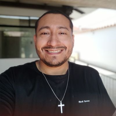 Simple mortal, creyente de Dios, amante de su familia y la libertad !