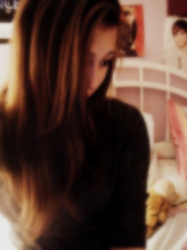 Y0urConfessions's profile picture. This twitter is for YOUR confessions. We tweet about our confessions&what we're feeling. You can DM us yours & we will tweet it. It's completely anon. xo♥:).