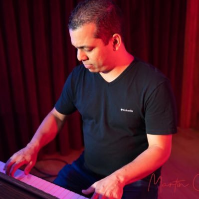 Pianist, arranger, composer, and educator based in the NYC area. Solo Project: César Orozco & Kamarata Jazz. DownBeat Magazine Award winner. Father and Husband.