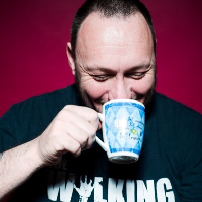 Performance poet, playwright, 1/3rd of @pandemonialists, Associate Artist @Arena_Theatre. @davethepitt@mastodon.social #WorkingClassCreative he/him