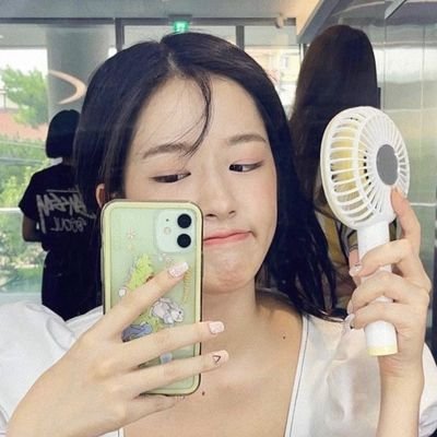 favsyujin's profile picture. thinking about ahn yujin & aratake rinka 24/7 💭