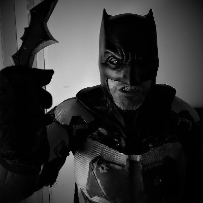 Padre de tres soles ,recorriendo la vida con Estefi , cosplayer Batman