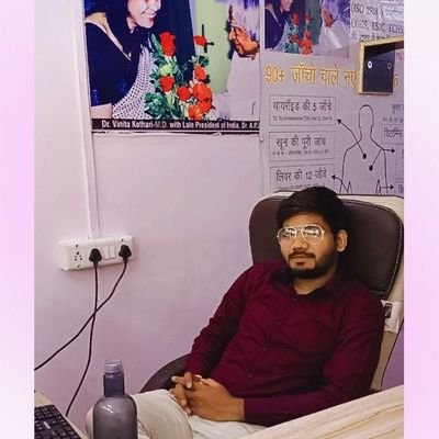 Lab technician🧪🔬👨‍🏭🥼
 franchise of central lab center Pithampur
social worker👨‍⚕️