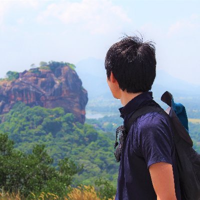 TechAcademyでWebデザインコース修了。本業の傍ら、Webデザインでの副収入獲得を目指す20代後半の社会人です。