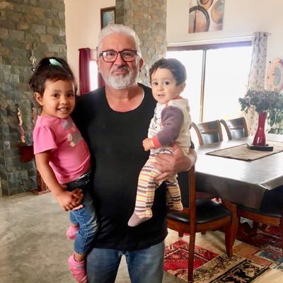 DarioEscobarE's profile picture. Padre de familia, amante de mi esposa, hijos y nietos...