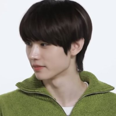 heeseung's hand holder (real)
main acc : @lovinglyksn