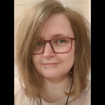 #Horror #Autorin | 38 | ReFa & Arztsekretärin | she/her | 🧡@pikos_world🧡 | ❤Katzen, Games, Wölfe, Raptoren, Nudeln, Altes Ägypten, Schottland❤ | @Beryllion