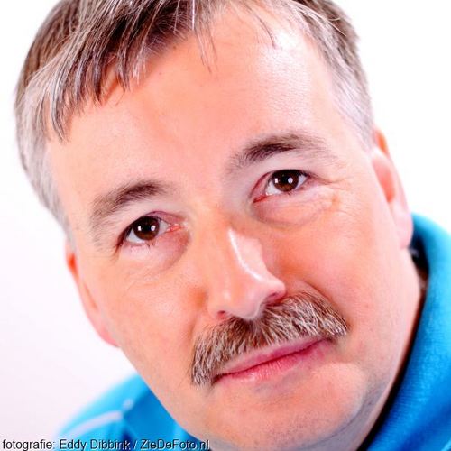Ik ben Marcel,57 jaar jong,woon in Deventer,hobby graag met internet,pc,en fotografie.Draait bij Friendtastic Radio,Supermix FM,Oldies Online en Saland 1 !