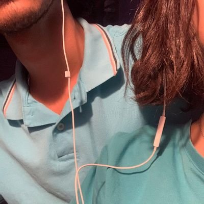 اللهم سند كسند الرسول لعائشه حين احتمت خلف 
ظهره خوفا من ابيهااا......💙✨ 
faculty of Education 🥲🖤 
12 June 2002 🤍🕊️