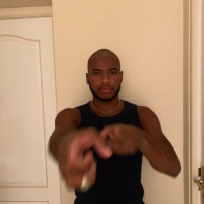 pas un mec tendre / détecteur de footballeurs frauduleux / Immortale come Ciro / kenyan 🏃🏾♂️