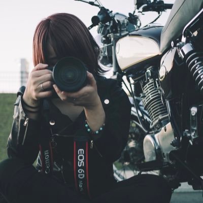 バイク乗りの飲食店勤務Canon6DⅡ バンドスタッフ経験豊富。ライブハウスにて写真や動画 を主に撮ってます!ポートレートやフリー写真!!気軽に話しかけてください