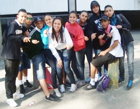 Deeus & com nois Qem for contra ta fudido ♪