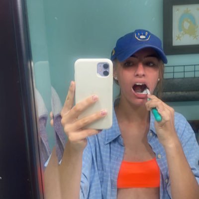 deliaparadiso's profile picture. 