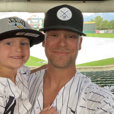 SkylerHyatt's profile picture. #SquadUp #FinsUp🐬 #GoUtes