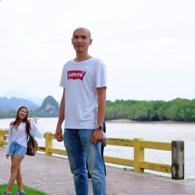 PhonchitR's profile picture. 