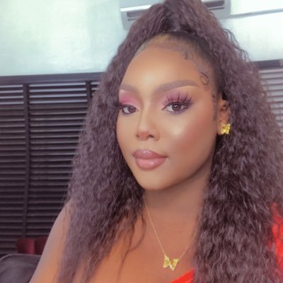___ashesla's profile picture. 🍫