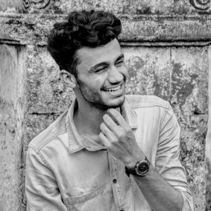 anwer_kadri's profile picture. Graphic | UI/UX & Motion Designer