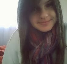 Enquanto o Mundo vive Lá fora, Dentro de cada eu tem um pedaço do outro. E mesmo sorrindo por ai,cada um sabe uma falta que o outro faz.