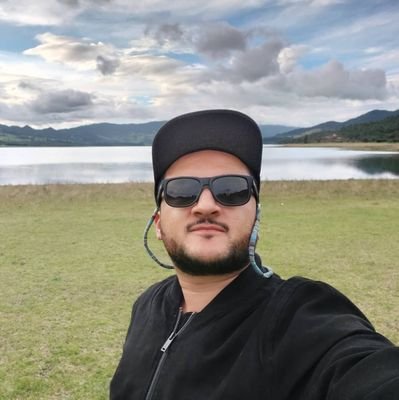 cecuenca396's profile picture. Podcast en @errartepodcast #ElArteDeErrar -The older we are, the better we were-

Sound engineer, Vinyl collector, Concert addict 🇨🇴