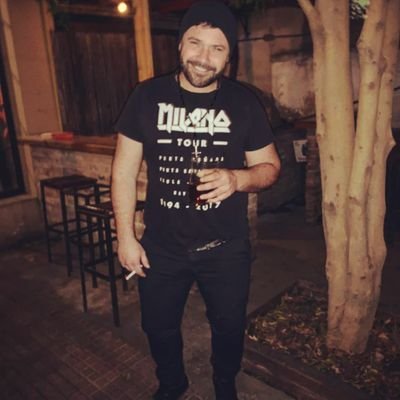 DamianG45657726's profile picture. laburador, un poco vago a veces, un busca, buen pibe me dijieron...! Dueño de @eco.quimica.sm 
No creo en los sueños, creo en mi!