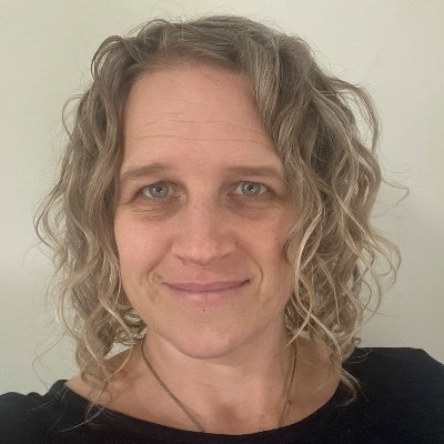 ETH faculty developer, SOTLer, innovation seeker, instructional designer, Moodler, changemaker, coffee-swilling swashbuckler. Better learning y'all. She/her
