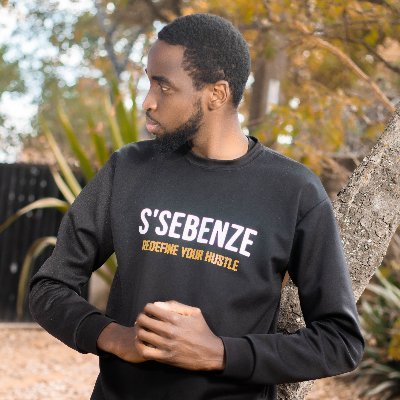 Founding Father of @ssebenze ⚒•
Music 🎶 & Finance Enthusiast 📈 •
The Other Third of Triple Threat 🖖🏿•
Proud fan of @ZwitterByo •