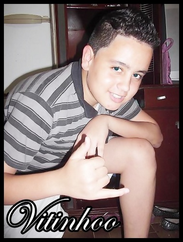 Sou αquele que você NUNCA serα,
    Posso nαõ ser perfeito,
Mαis sαõ os meus defeitos que fαzem eu ser único.