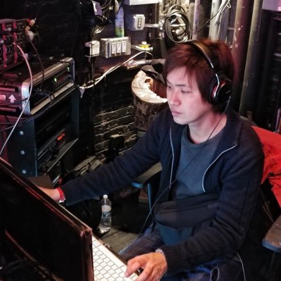 愛媛県人。 都内の音楽業界でエンジニアディレクター。プロデューサーはエセです。舞台監督と照明は出来ないと思って下さい。川嶋あいさんとだいぶご一緒させて頂いてます。加山雄三さんとお仕事した数年間は宝物。ライブ録音やテレビ番組など、レコーディングも幅広く。FI5VEの技術監督的な事してます。地方で旨い魚。酒。ラーメン。