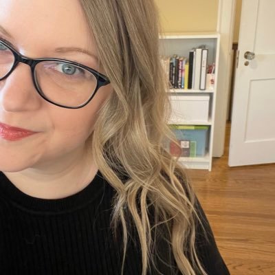 Creative Director. World's Okayest Wife/Mom. Enneagram 3. Patient/Advocate (#JRA #RA #fibromyalgia #MECFS #PsA #OA #PCOS). Team Science + Kindness. She/Her.