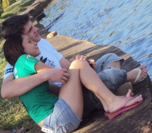 Quem descreve, se limita x)