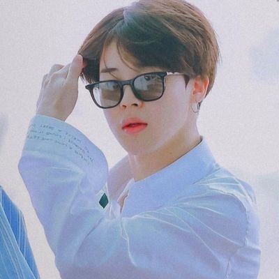 💜💜Bangtan Girl💜💜
       Jimins Lover🙋
       Wish me on No 11🎂
        Simpl n swt Girl❤
        Alcoholic Eyes👀
        Music Addict🎧