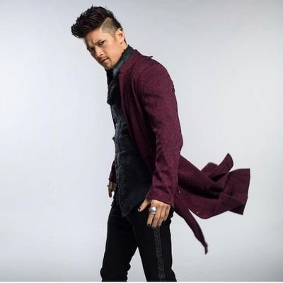 Alto feiticeiro de Alicante marido de: Alec Lightwood
@Aladinhobane
filha : yucary @yucarybane