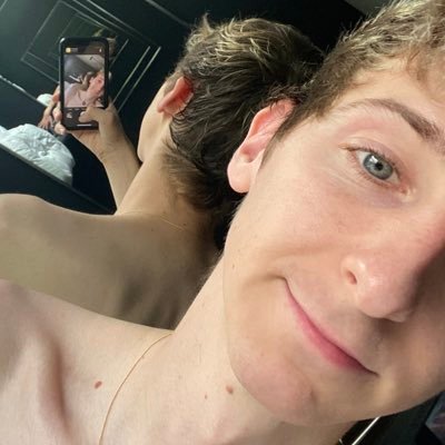 AlexxLagarde's profile picture. Pourquoi vouloir décrire l’indescriptible ? l’Humain est bien trop complexe. #Audiovisuel #Photographie #Vidéo 🏳️‍🌈