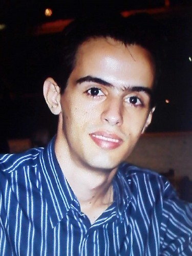 Tenho um gênio muito difícil, afinal sou escorpiano!!! Sou corajoso e determinado; nunca abro mão dos meus objetivos!