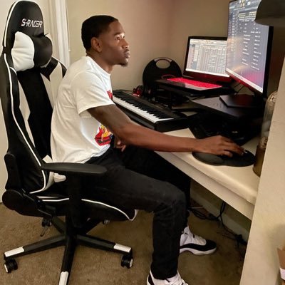 PJ_E14's profile picture. 