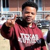 Believer || Father || Husband || Educator || Coach 🏈🏀🏐🏃🏿‍♂️🏃🏽‍♀️

Ross Shaw📜 || Sul Ross 🏈 
H.C.C. & Texas Southern Alumni 👨🏾‍🎓