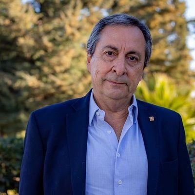 Mendocino. Diputado provincial. Ex secretario de Gestión Federal del Ministerio de Seguridad de la Nación. Ex presidente del INV. Ex diputado nacional