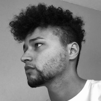 Azza85851's profile picture. Watch out for the ants 🐜