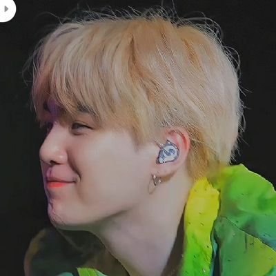 BTS là cả thành xuân của tôi💜💜 Fan account for @BTS_twt😘
Thanks follow me😘😘🇻🇳 V-ARMY 🇻🇳acc phụ @shang_won.
